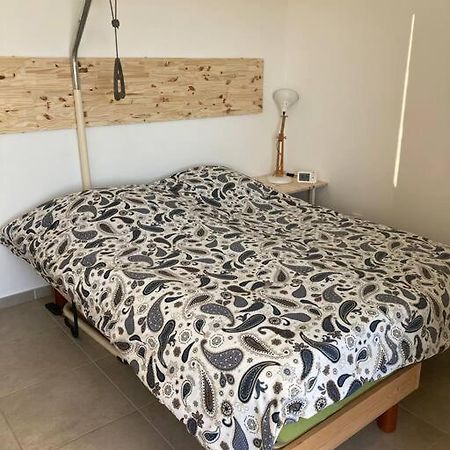 Appartement Rdc Avec Parking Prive La Fare-les-Oliviers Buitenkant foto